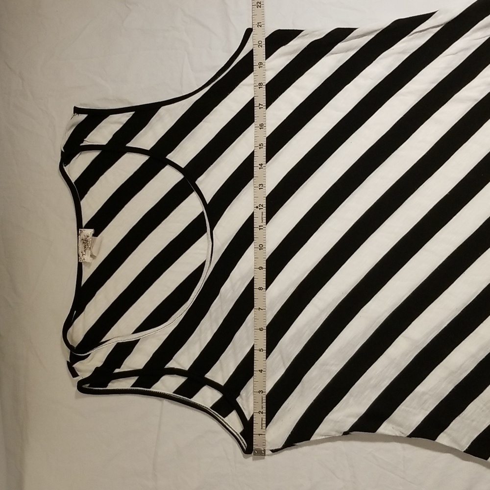 Striped Black & White Tank Top VGUC - Picture 3 of 7